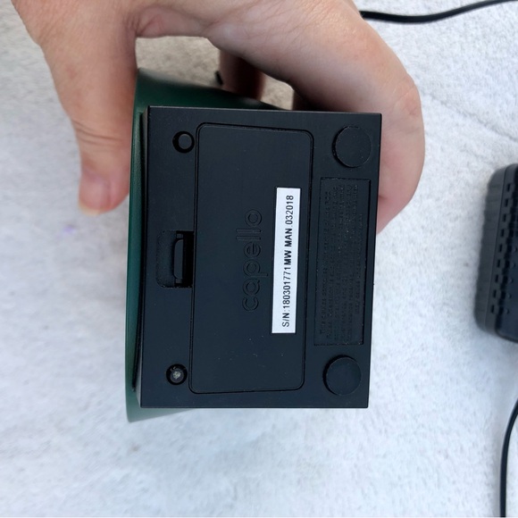 Capello alarm clock Wood Tone Minimalist Look USB Port Wall Charger & Batteries - Picture 6 of 7